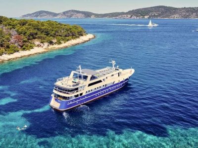 Motor Cruiser Lupus Mare - 15 Motor Cruiser Lupus Mare