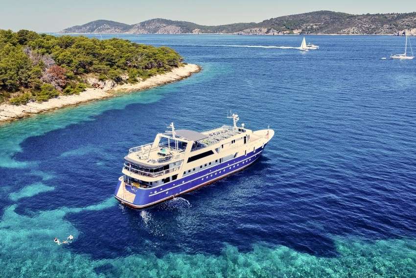 Motor Cruiser Lupus Mare