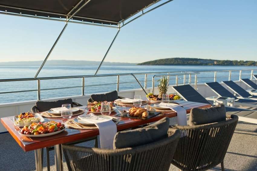 Motor Cruiser Lupus Mare